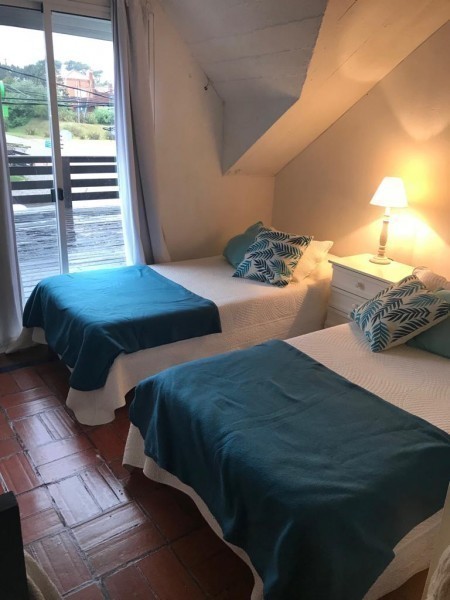 Departamento en alquiler con excelente ubicación sobre La Barra.